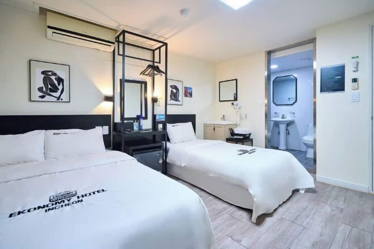 Premium bedding, desk, blackout drapes, iron/ironing board