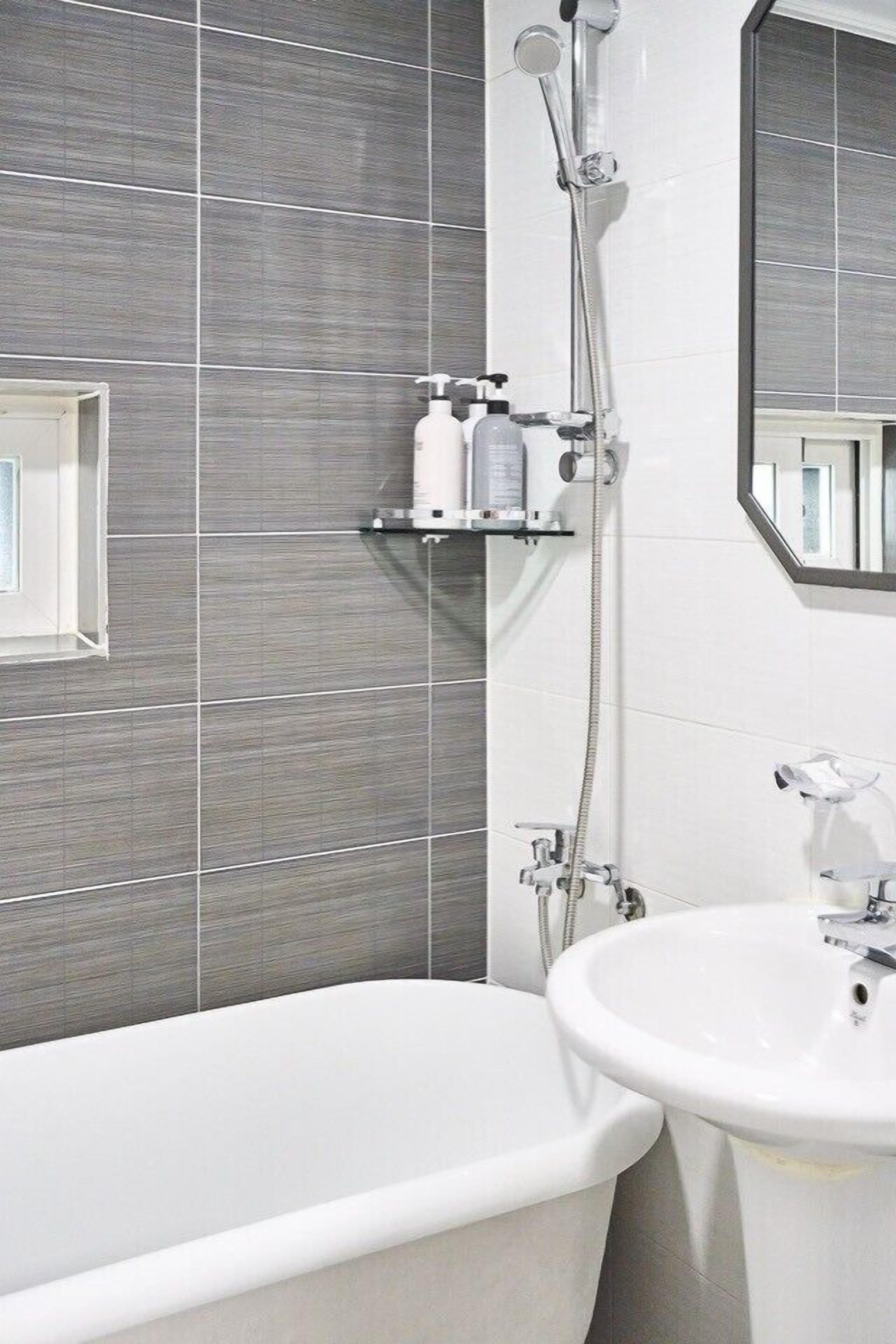 economy double (light breakfast for 2 people, free access of community room - 1 hour per stay) | bathroom | free toiletries, hair dryer, slippers, heated floors