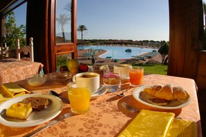 Food and drink - Valtur Baia Dei Pini (Budoni)