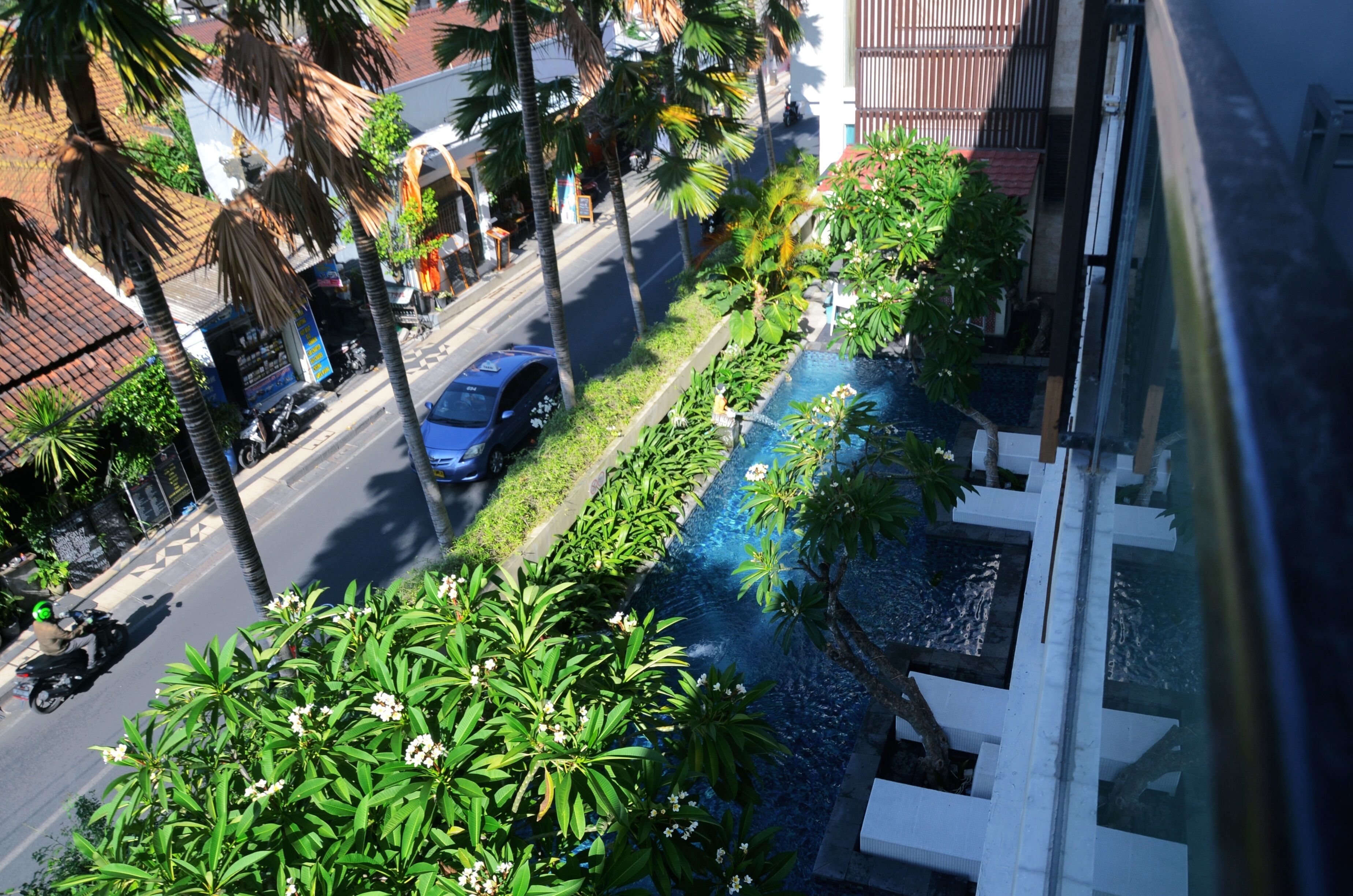 Deluxe Balcony | Street view