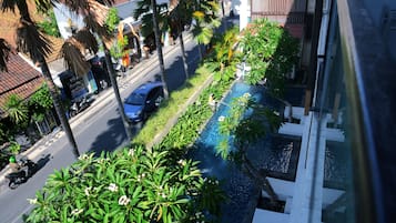 Deluxe Balcony | Street view