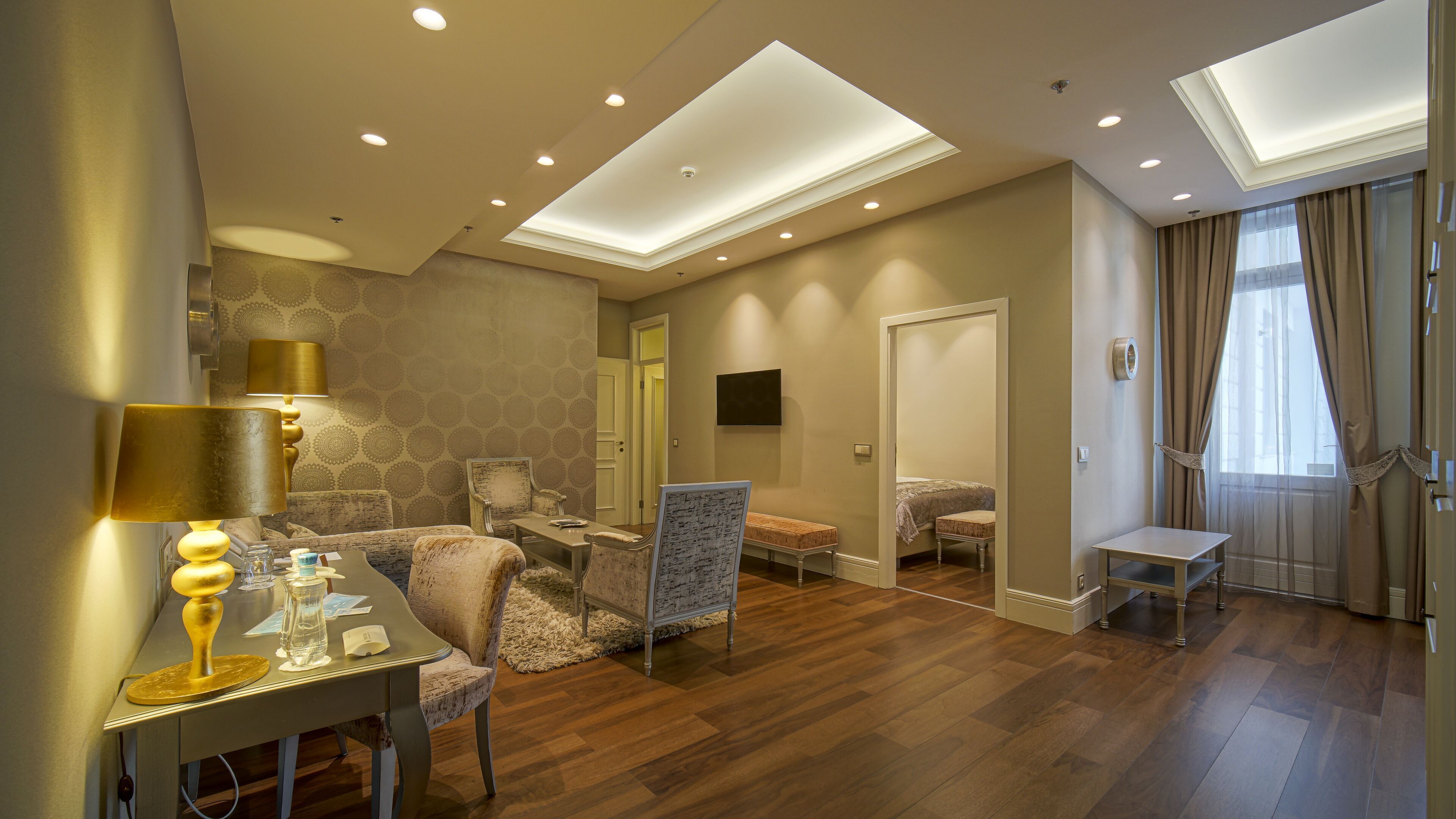 Minibar, in-room safe, desk, free WiFi