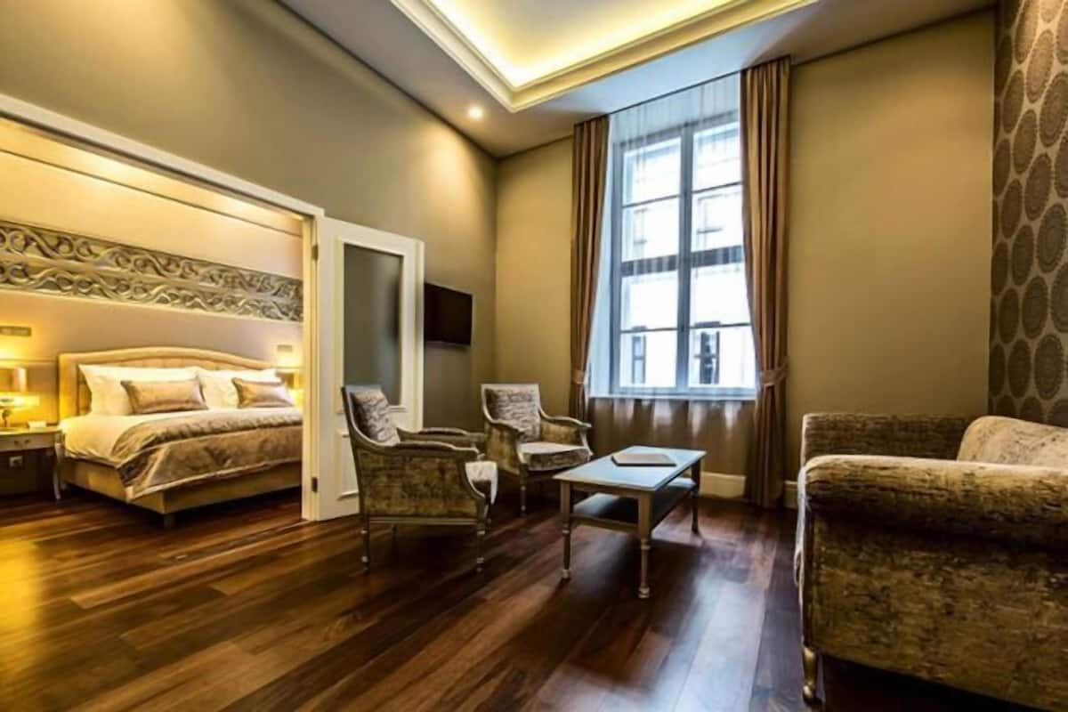 1 bedroom, minibar, in-room safe, desk