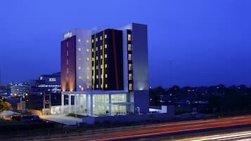 Fasade – kveld/natt