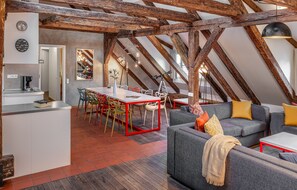 Apartamento, 3 habitaciones, terraza (Kepler) | Ropa de cama hipoalergénica, caja fuerte, decoración individual