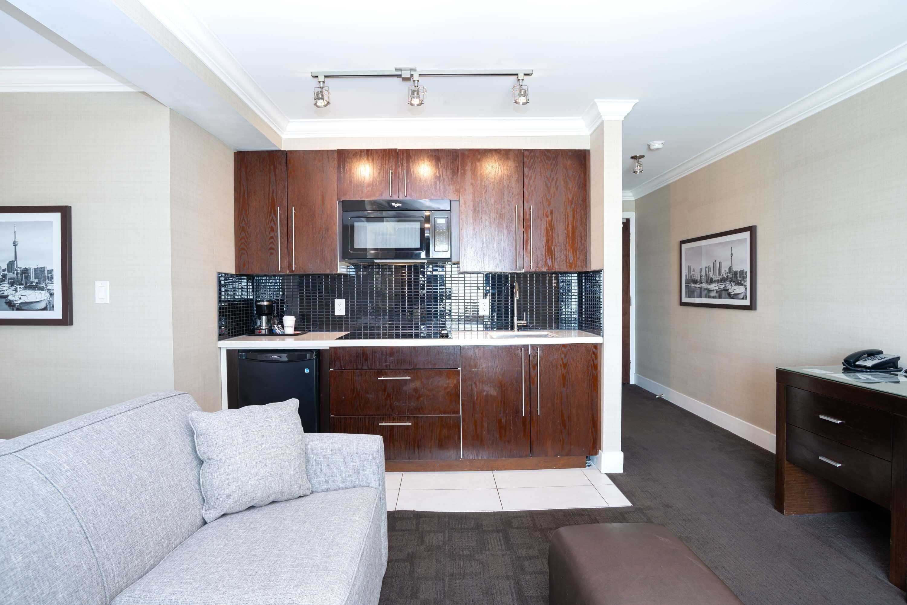 studio suite, 1 king bed with sofa bed, kitchenette | private kitchenette | mini-fridge, microwave, coffee/tea maker