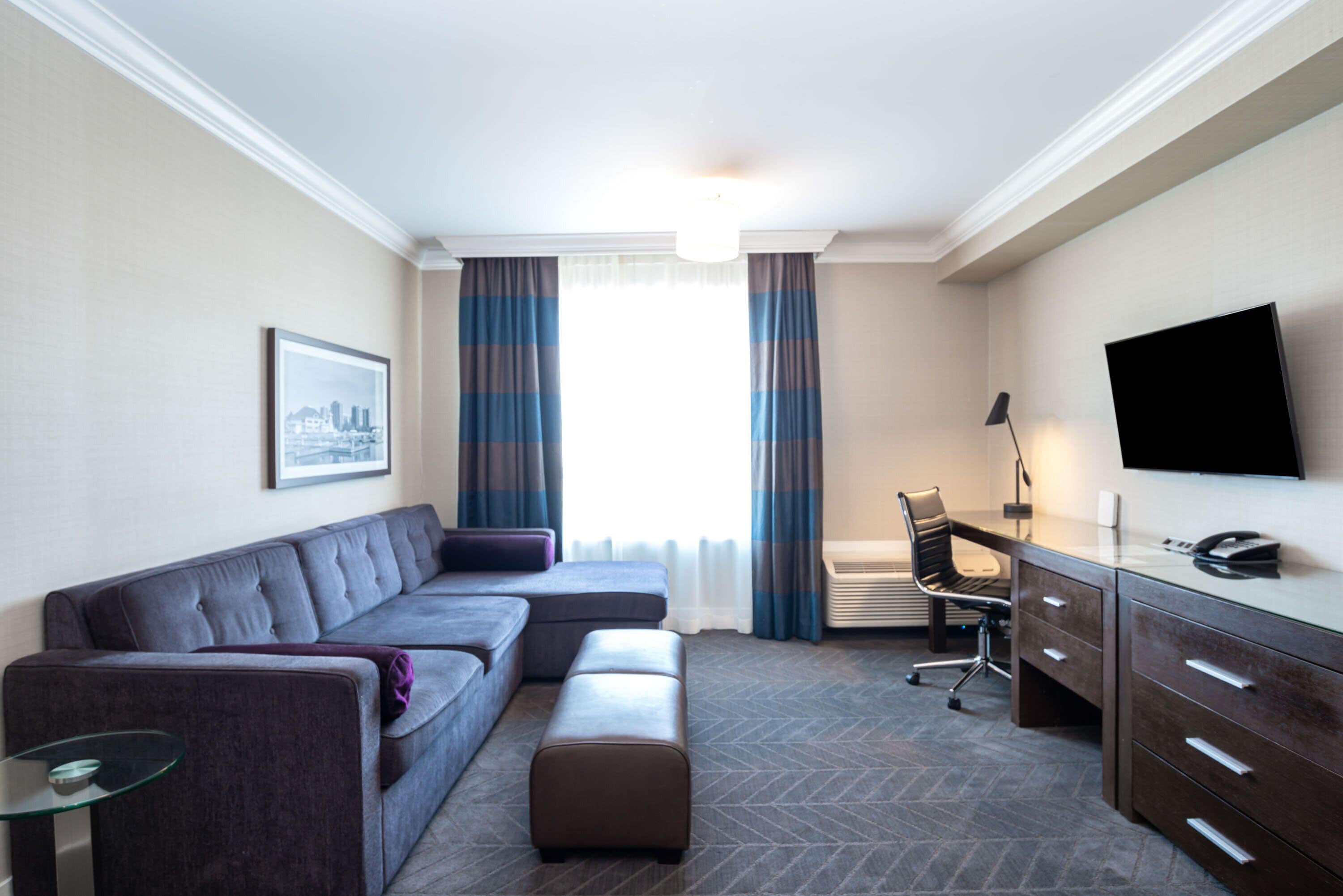 suite, 1 king bed, jetted tub (kitchen) | 1 bedroom, in-room safe, desk, blackout curtains