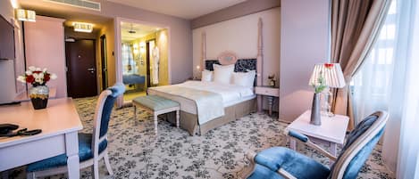 Ropa de cama hipoalergénica y minibar