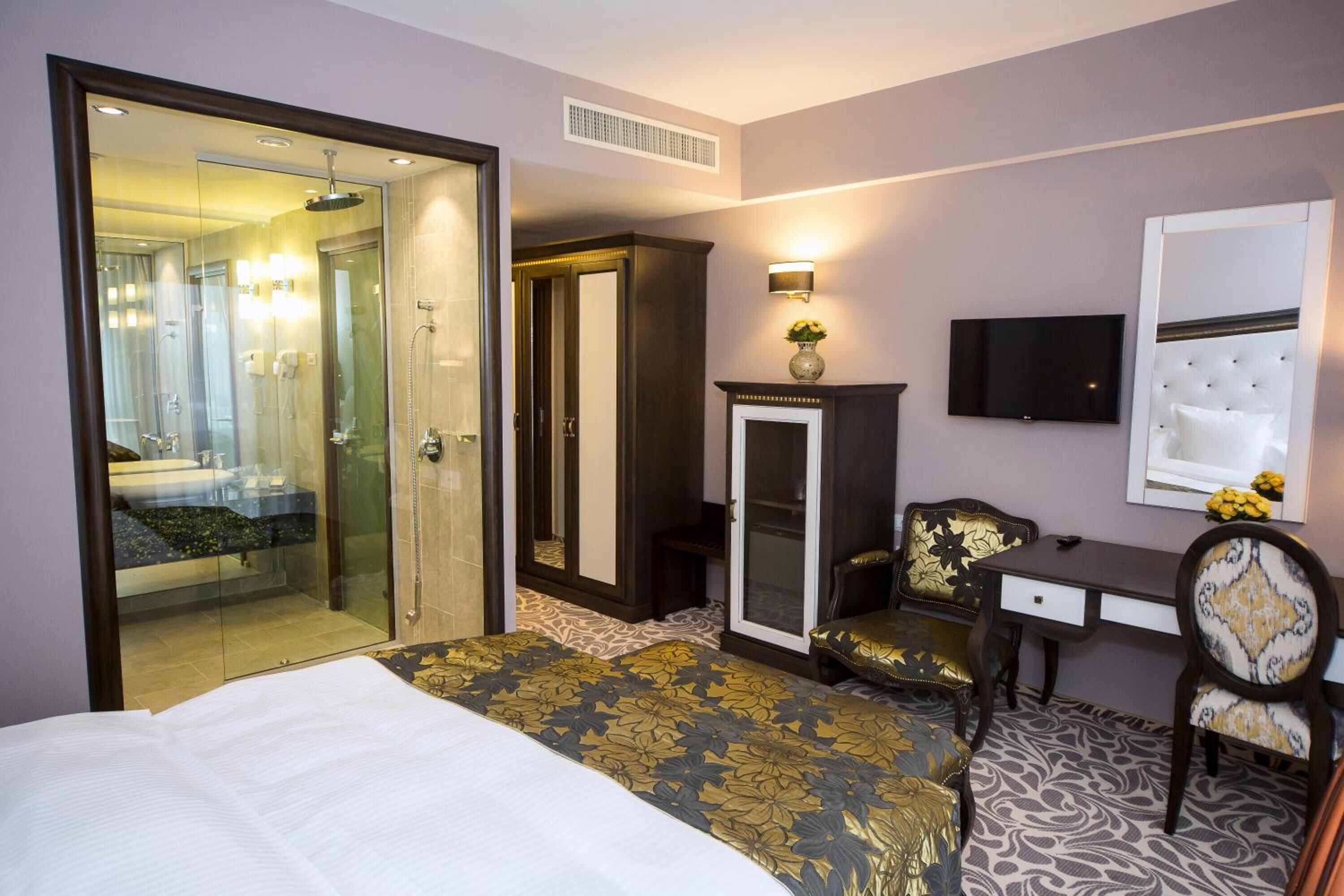 hypo-allergenic bedding, minibar, in-room safe, individually decorated