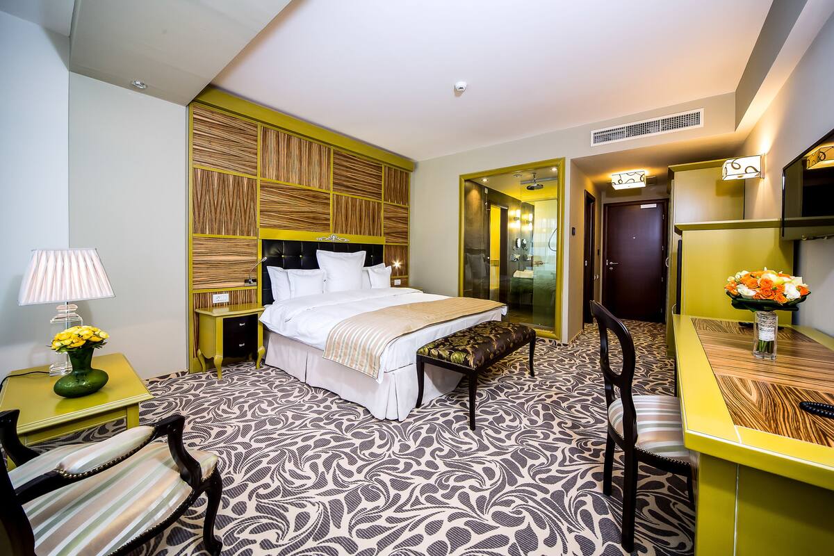 hypo-allergenic bedding, minibar, in-room safe, individually decorated