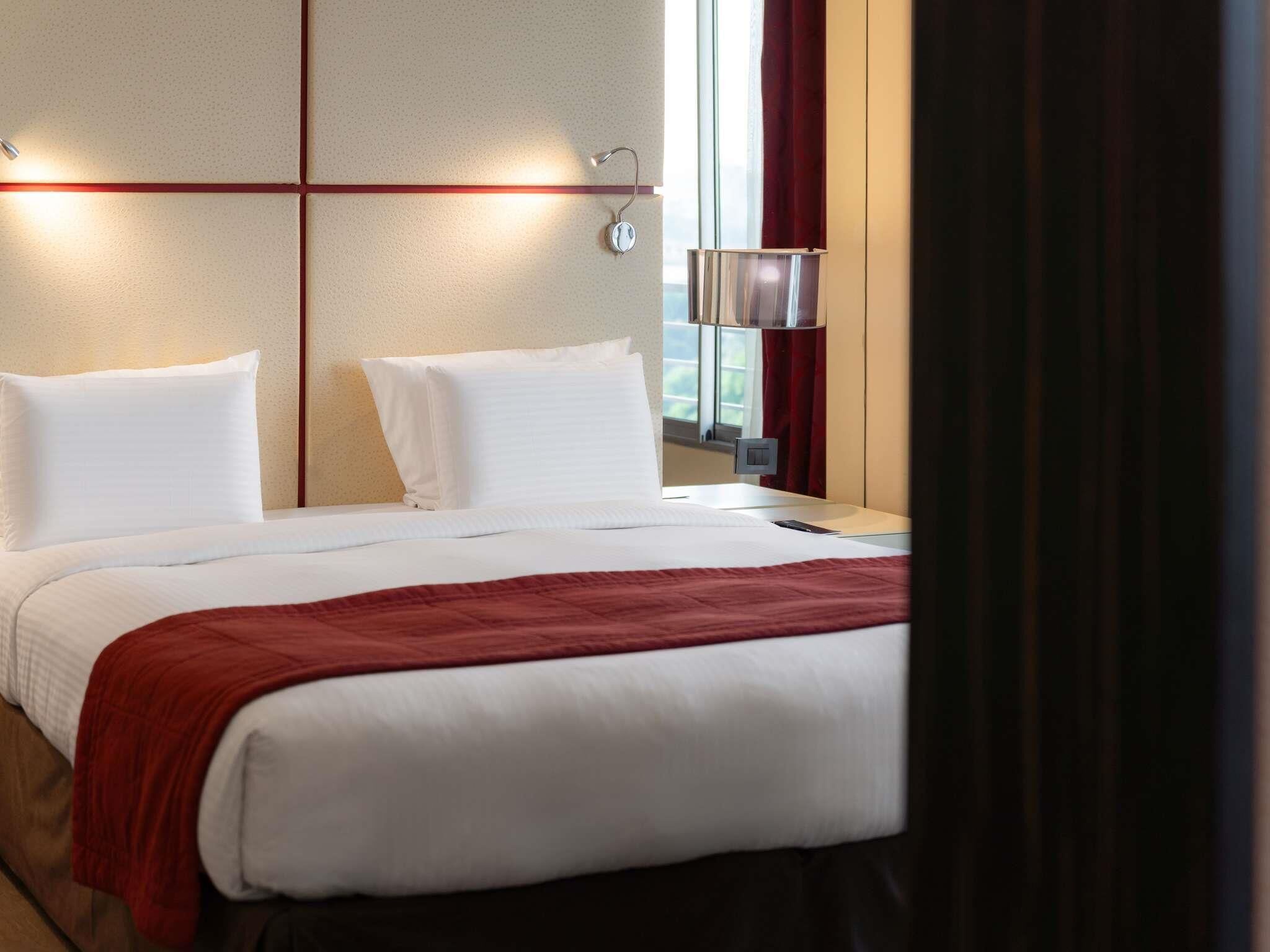 Deluxe Suite, 1 King Bed
