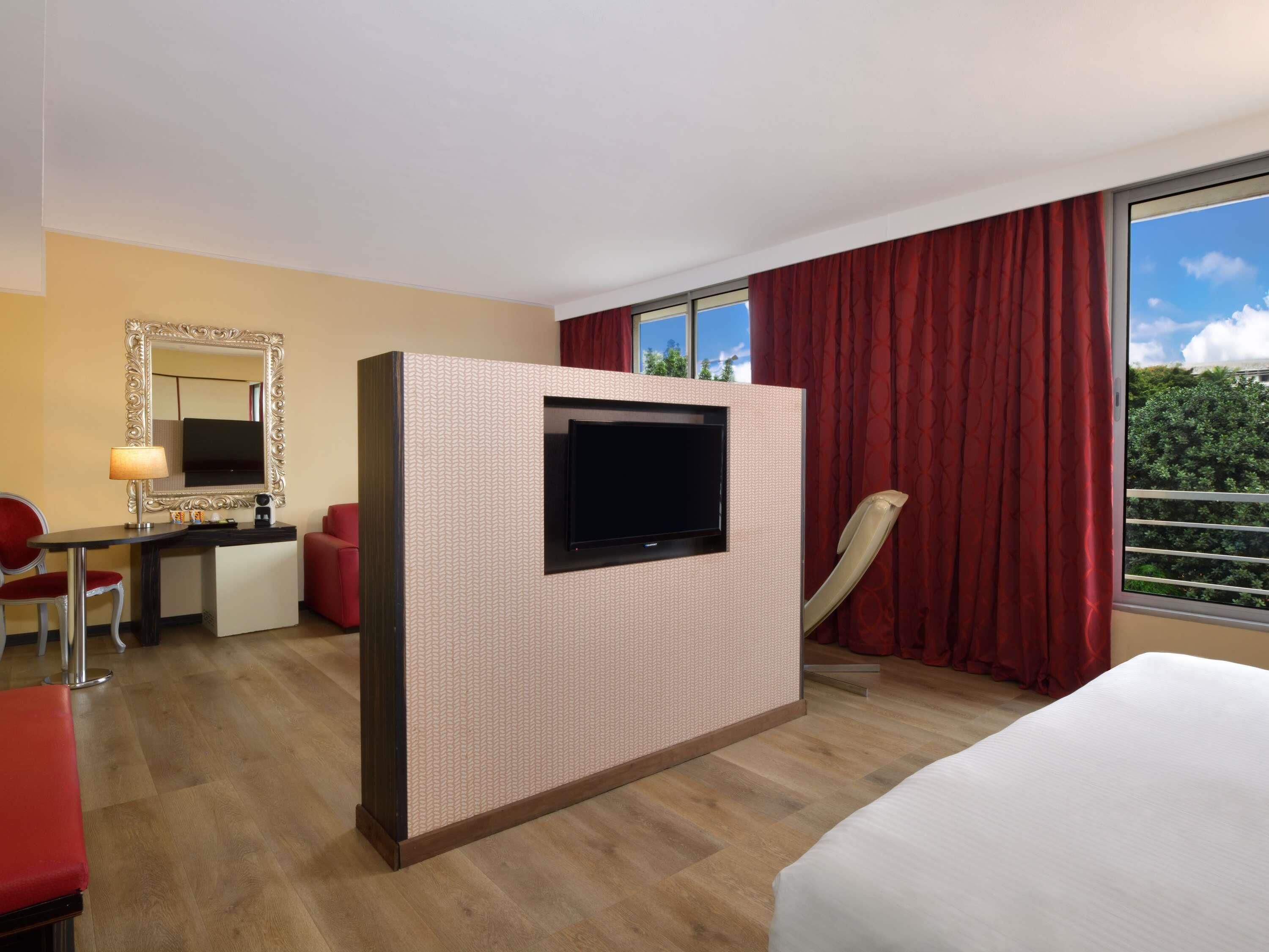 Junior Suite, 1 King Bed