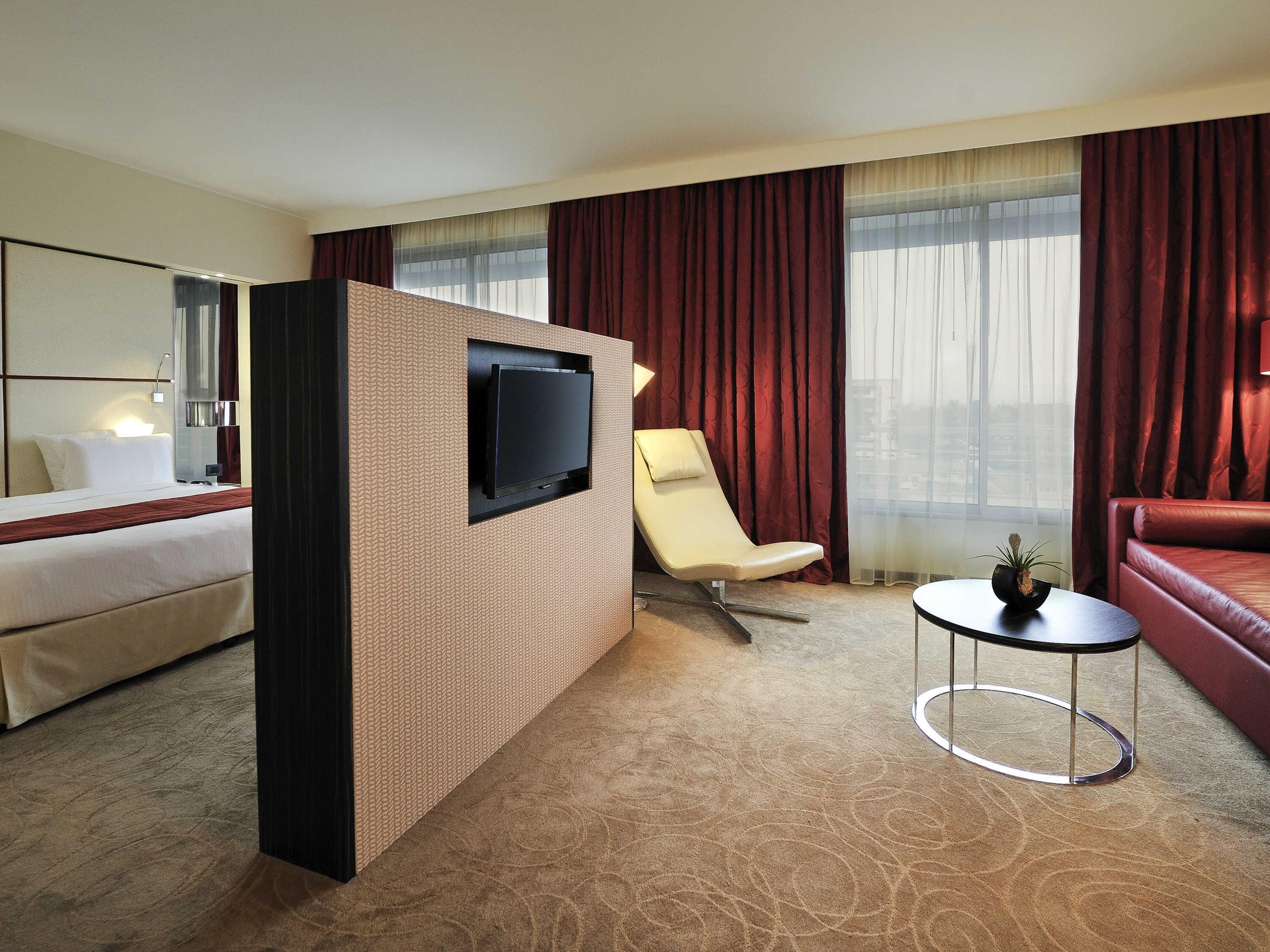 Junior-Suite, 1 King-Bett | Hochwertige Bettwaren, Pillowtop-Betten, Minibar, Zimmersafe