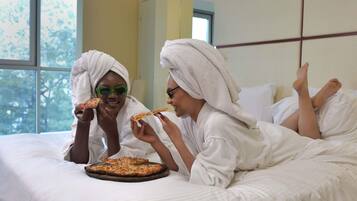 Superior Room, 1 King Bed | Premium bedding, pillow-top beds, minibar, in-room safe