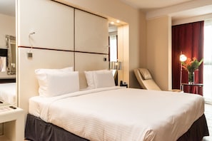 1 bedroom, hypo-allergenic bedding, minibar, in-room safe