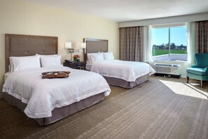 In-room safe, blackout curtains, iron/ironing board - Hampton Inn & Suites Blythe (Blythe)