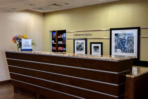 Reception - Hampton Inn & Suites Blythe (Blythe)