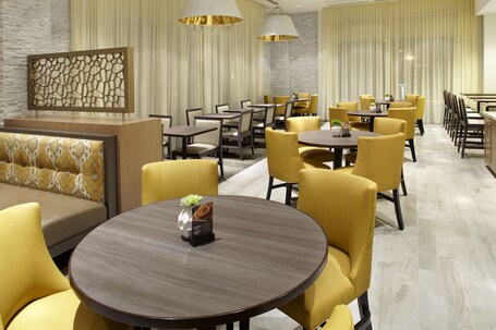 Hyatt Place Miami Airport East - Image 30