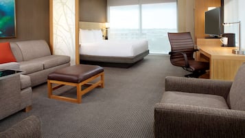 Room, 1 King Bed (Specialty) | Pillowtop beds, in-room safe, desk, blackout drapes