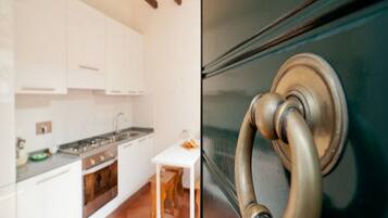 Apartment, 2 Bedrooms, Kitchen | In-room dining