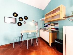 Appartamento, 1 camera da letto, angolo cottura | Cucina privata | Frigorifero con congelatore, carta assorbente