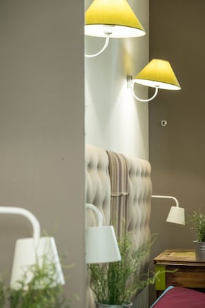 Frette Italian sheets, premium bedding, pillowtop beds, minibar - Signor Suite Colosseo (Rome)