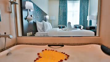 Superior Double Room, 1 King Bed | 1 bedroom, minibar, in-room safe, desk