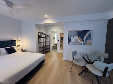 Exclusive Studio | Living area | TV
