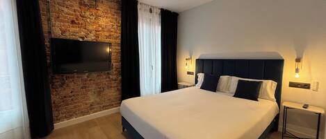 Exclusieve studio | Individueel gedecoreerd, individueel gemeubileerd, een laptopwerkplek