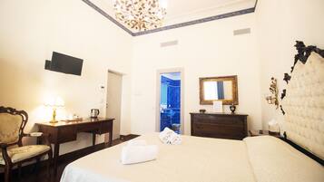 Quarto superior | 1 quarto, roupas de cama premium, frigobar, cofres nos quartos