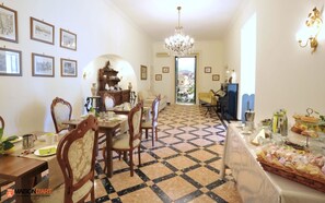 Daily to-go breakfast (EUR 7 per person) - Maison d'Art (Sorrento)
