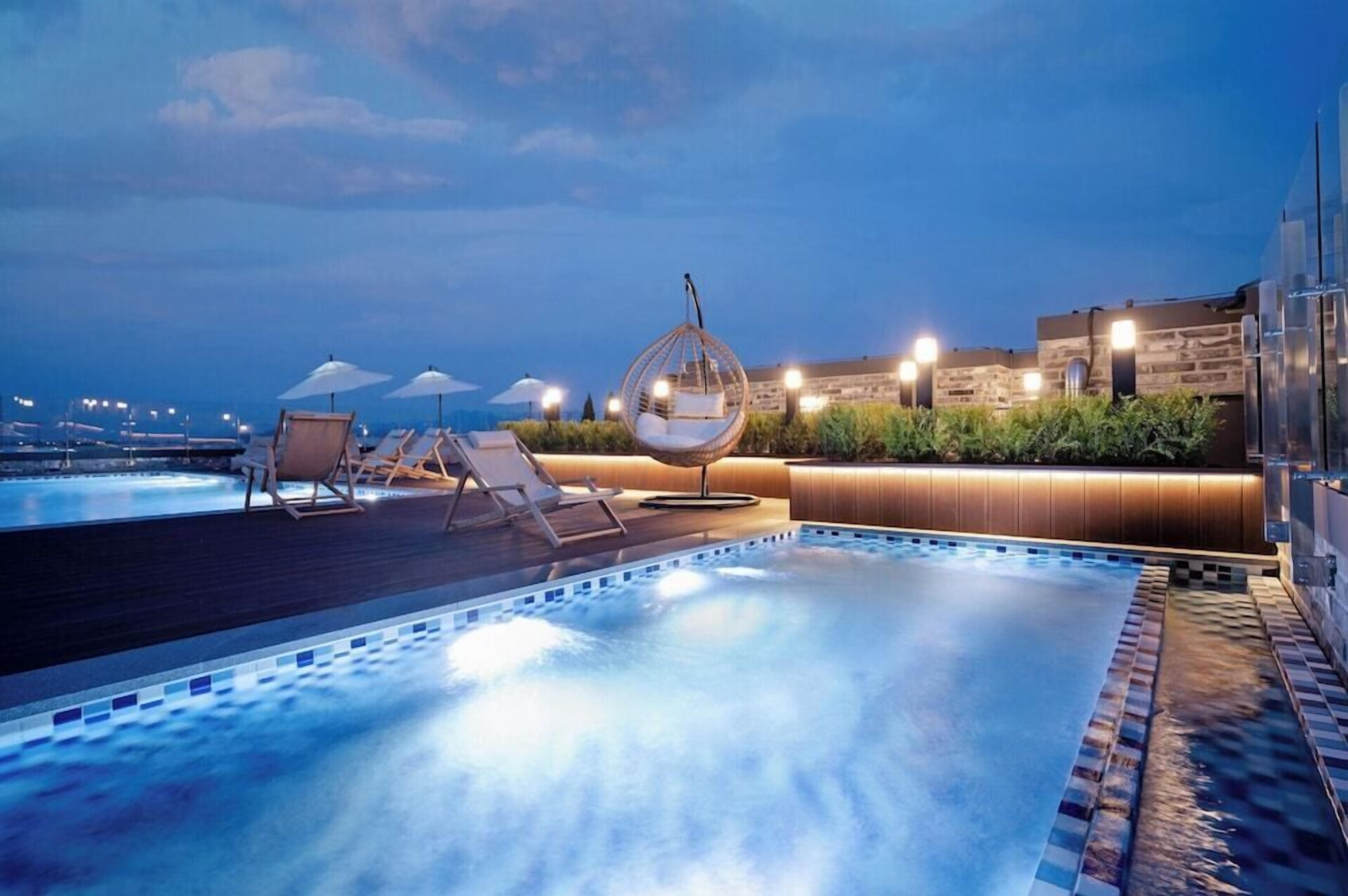 Seasonal outdoor pool