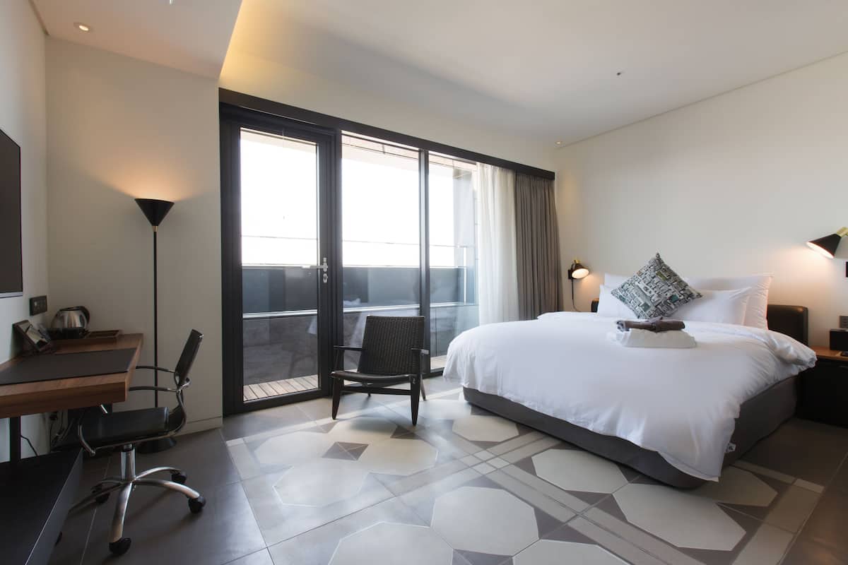 In-room safe, desk, soundproofing, iron/ironing board