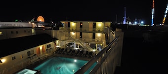 Riviera Resorts & Suites