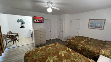 Family Double Room | Living area