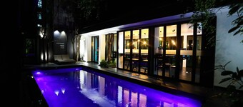 BED Phrasingh Hotel - Adults Only