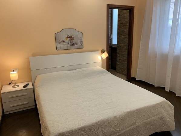 In-room safe, rollaway beds, free WiFi - APR Guesthouse (Rome)