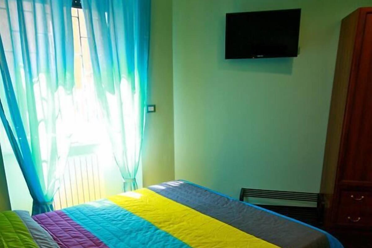 Double Room | In-room safe, rollaway beds (surcharge), WiFi (free)