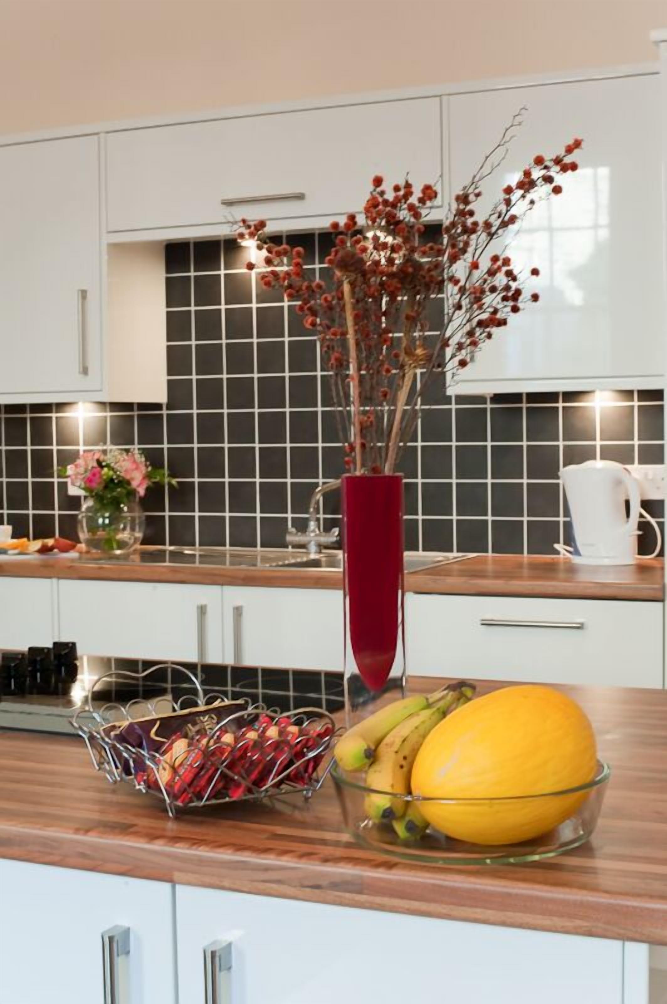 Apartment, 3 Bedrooms | Private kitchen | Fridge, microwave, stovetop, dishwasher