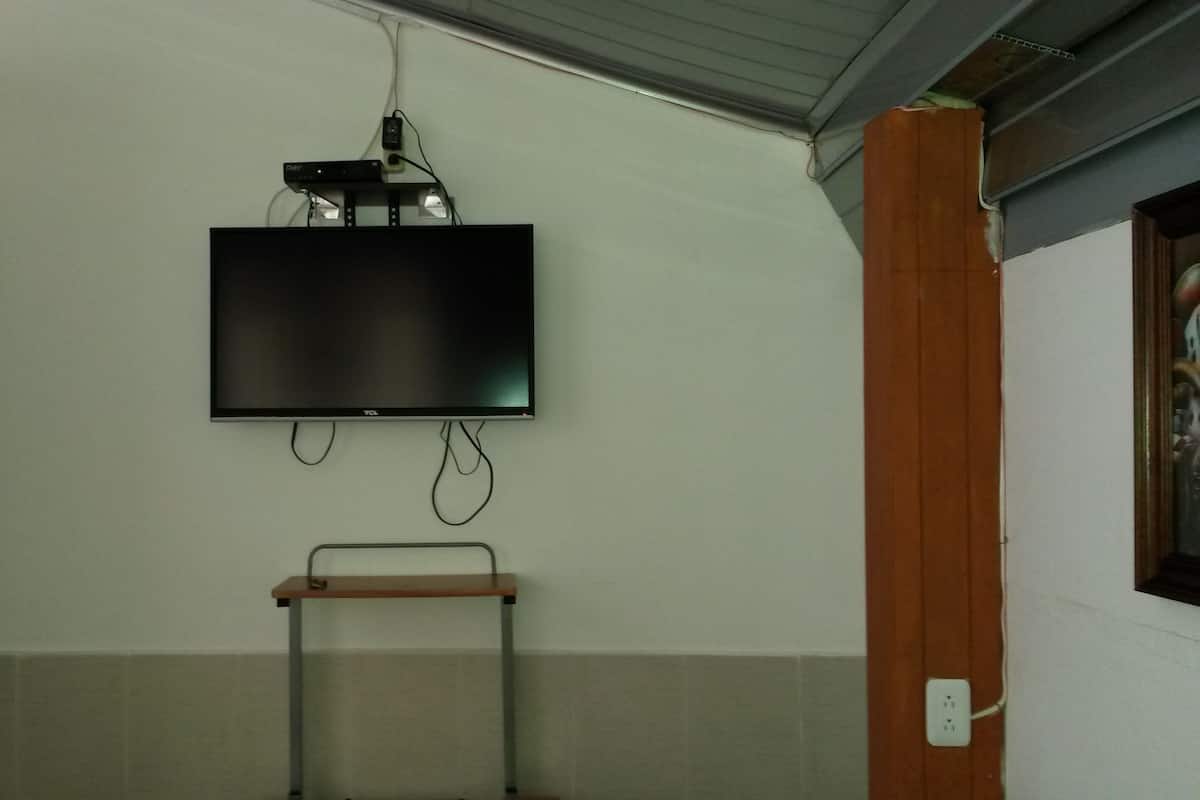 Single Room | In-room safe, free WiFi, bed sheets