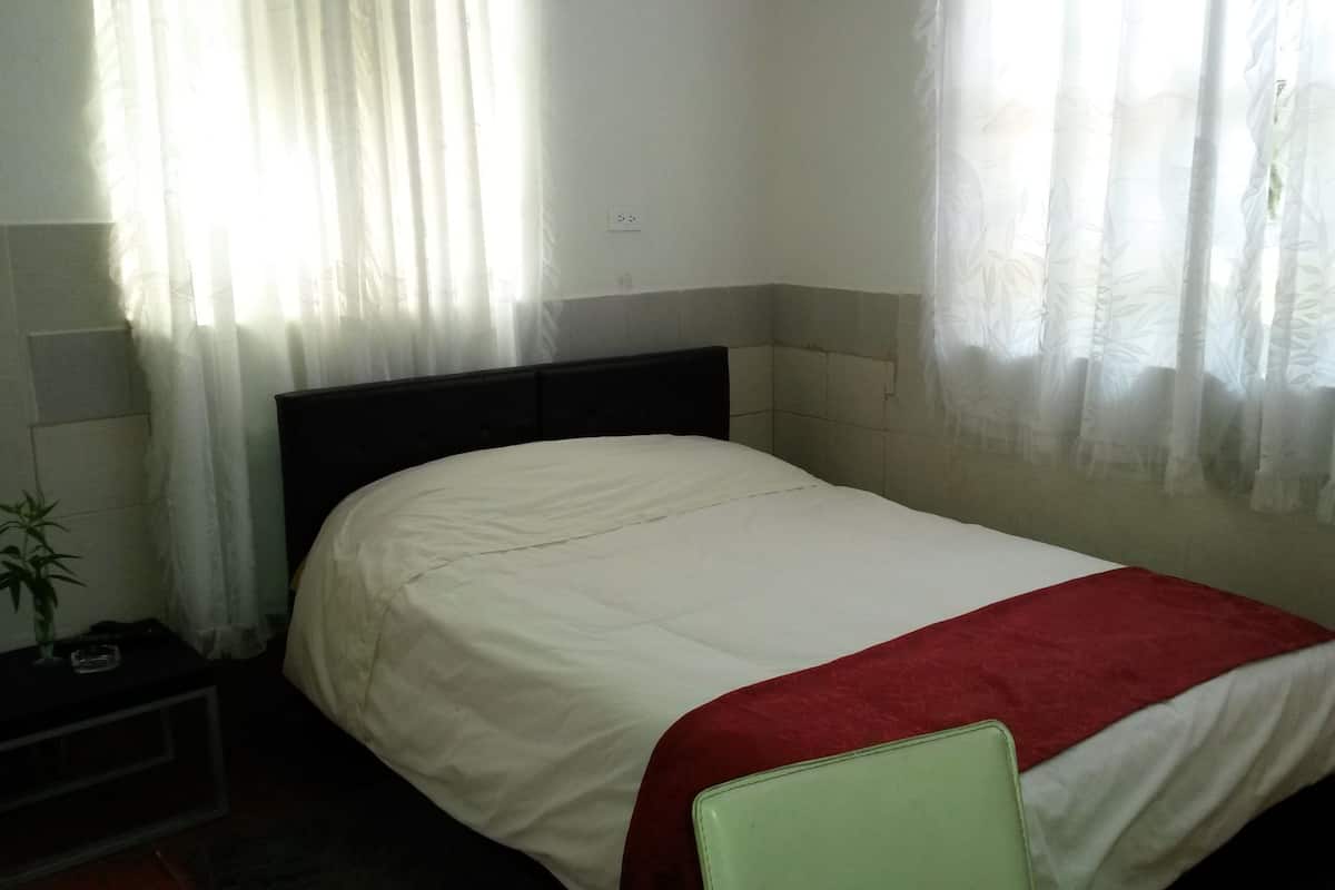 In-room safe, free WiFi, bed sheets