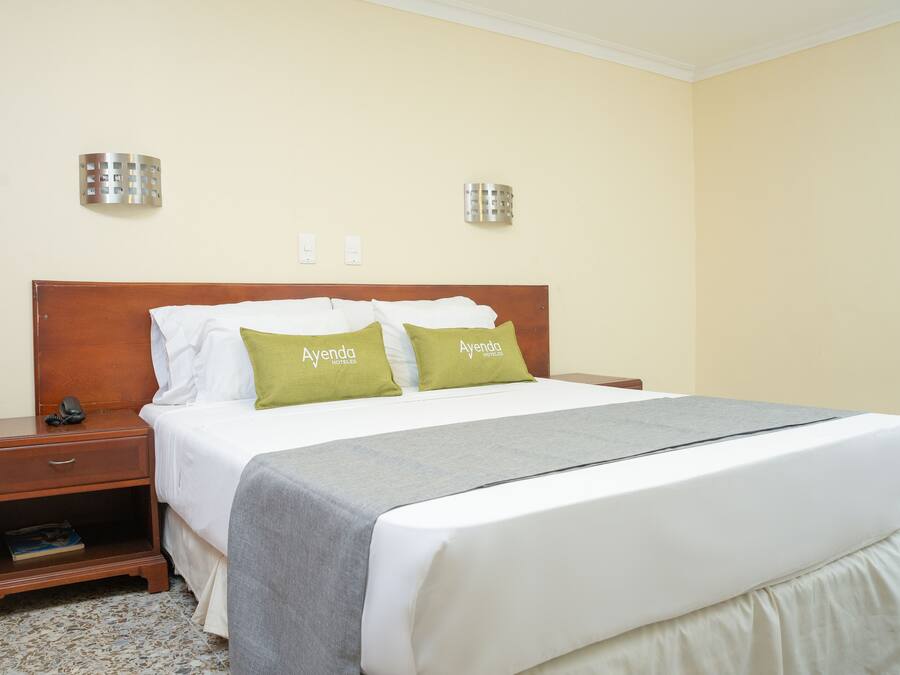 Double Room | Desk, free WiFi, bed sheets