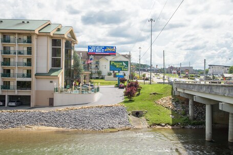 Pigeon River Inn - Image 73