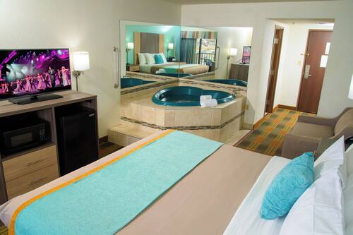 Grand Suite, 1 Bedroom, River View (Hot tub)