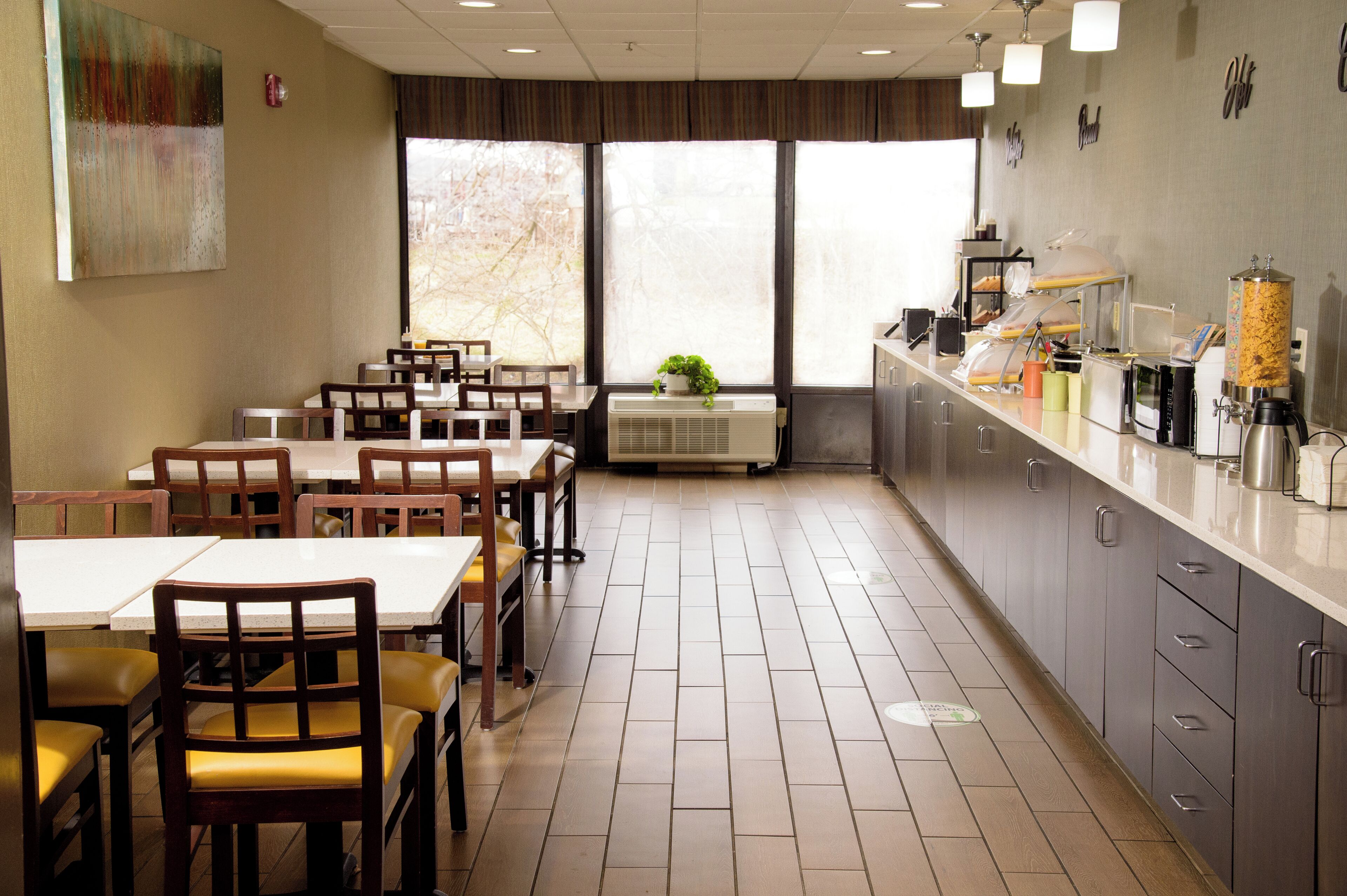 Free daily buffet breakfast