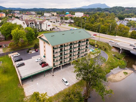Pigeon River Inn - Image 59