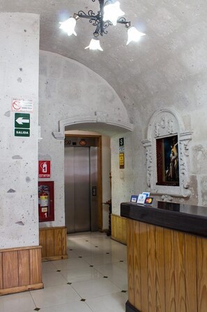 Reception - Hotel San Francisco Inn (Arequipa)