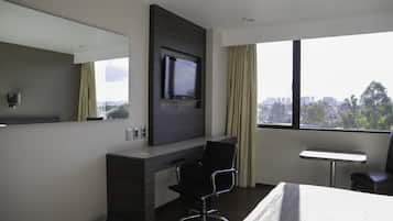 Habitación estándar, 1 cama King size | Ropa de cama de alta calidad y caja de seguridad en la habitación