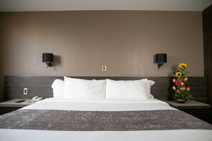 Habitación estándar, 1 cama King size | Ropa de cama de alta calidad y caja de seguridad en la habitación 