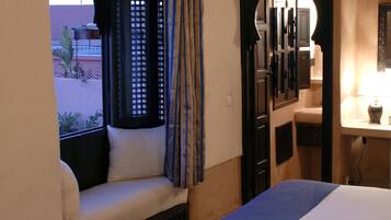 Executive Suite | Premium bedding, in-room safe, desk, iron/ironing board